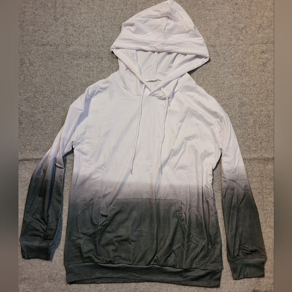 ✨️Long Sleeve Hoodie - Picture 2 of 4